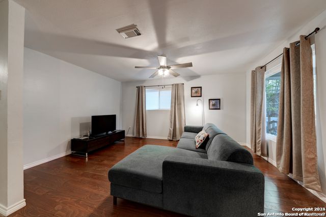 453 W MITCHELL ST, San Antonio, TX 78204