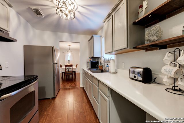 453 W MITCHELL ST, San Antonio, TX 78204