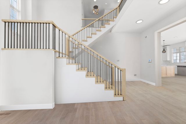 120 W Sauk Trail, Frankfort, IL 60423