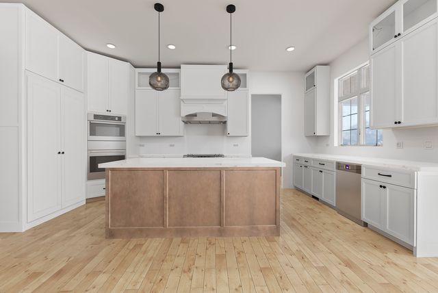 120 W Sauk Trail, Frankfort, IL 60423