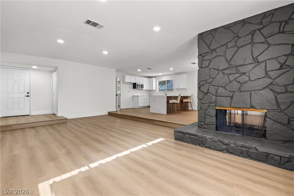 4681 Lancer Way, Las Vegas, NV 89121 — photo 4
