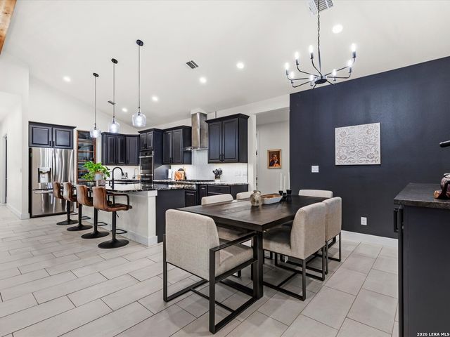 210 FALLING HLS, New Braunfels, TX 78132
