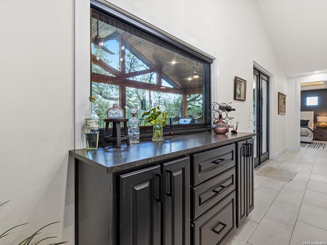 210 FALLING HLS, New Braunfels, TX 78132