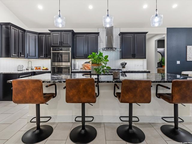 210 FALLING HLS, New Braunfels, TX 78132