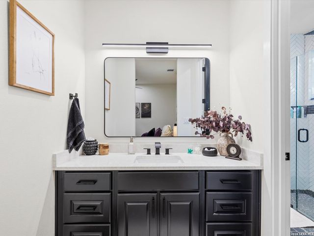 210 FALLING HLS, New Braunfels, TX 78132