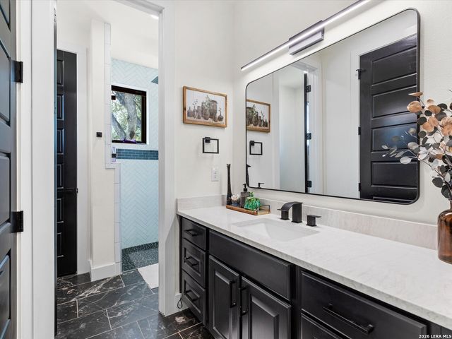 210 FALLING HLS, New Braunfels, TX 78132