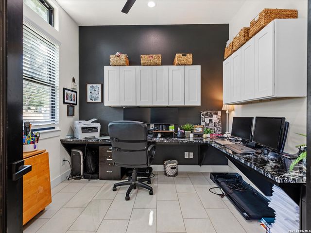 210 FALLING HLS, New Braunfels, TX 78132