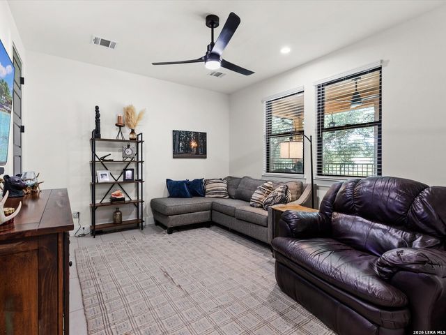 210 FALLING HLS, New Braunfels, TX 78132