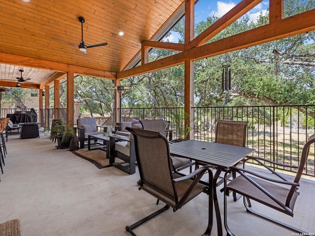 210 FALLING HLS, New Braunfels, TX 78132