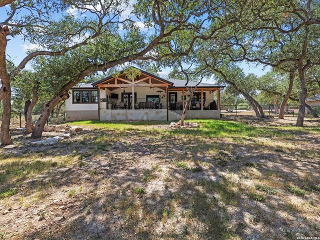 210 FALLING HLS, New Braunfels, TX 78132