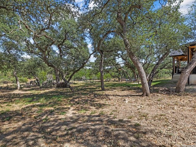 210 FALLING HLS, New Braunfels, TX 78132