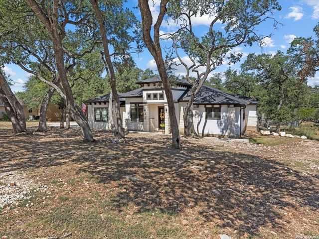 210 FALLING HLS, New Braunfels, TX 78132