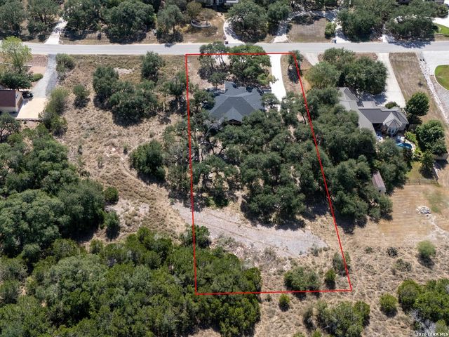 210 FALLING HLS, New Braunfels, TX 78132