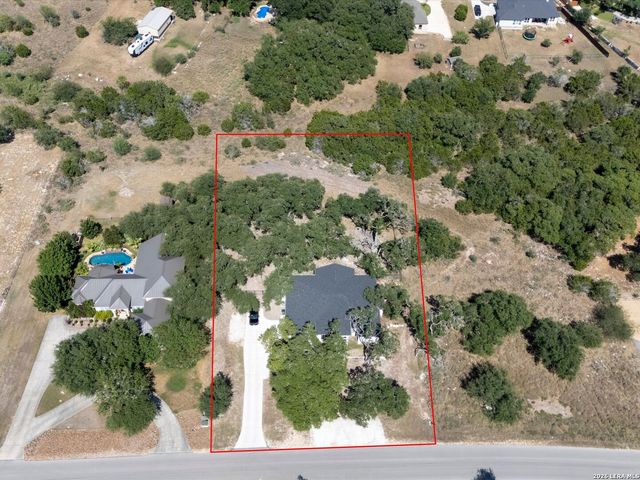 210 FALLING HLS, New Braunfels, TX 78132