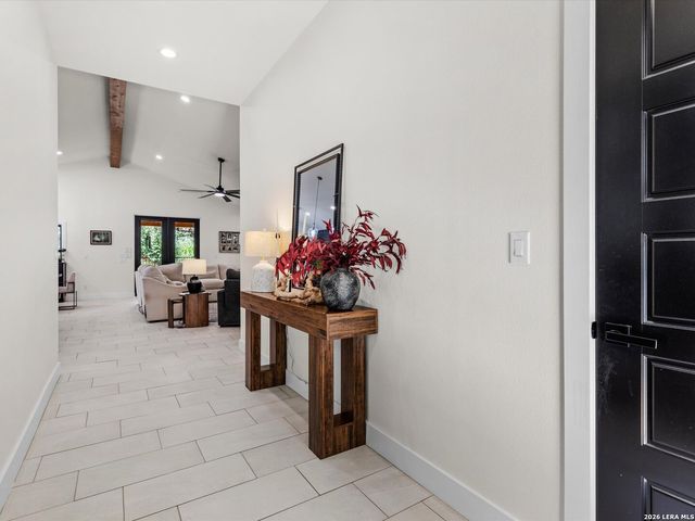 210 FALLING HLS, New Braunfels, TX 78132