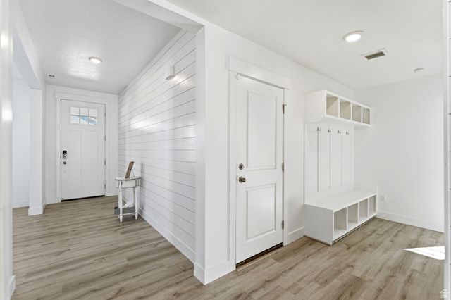 3022 S SHORELINE DR, Syracuse, UT 84075