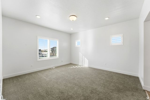 3022 S SHORELINE DR, Syracuse, UT 84075