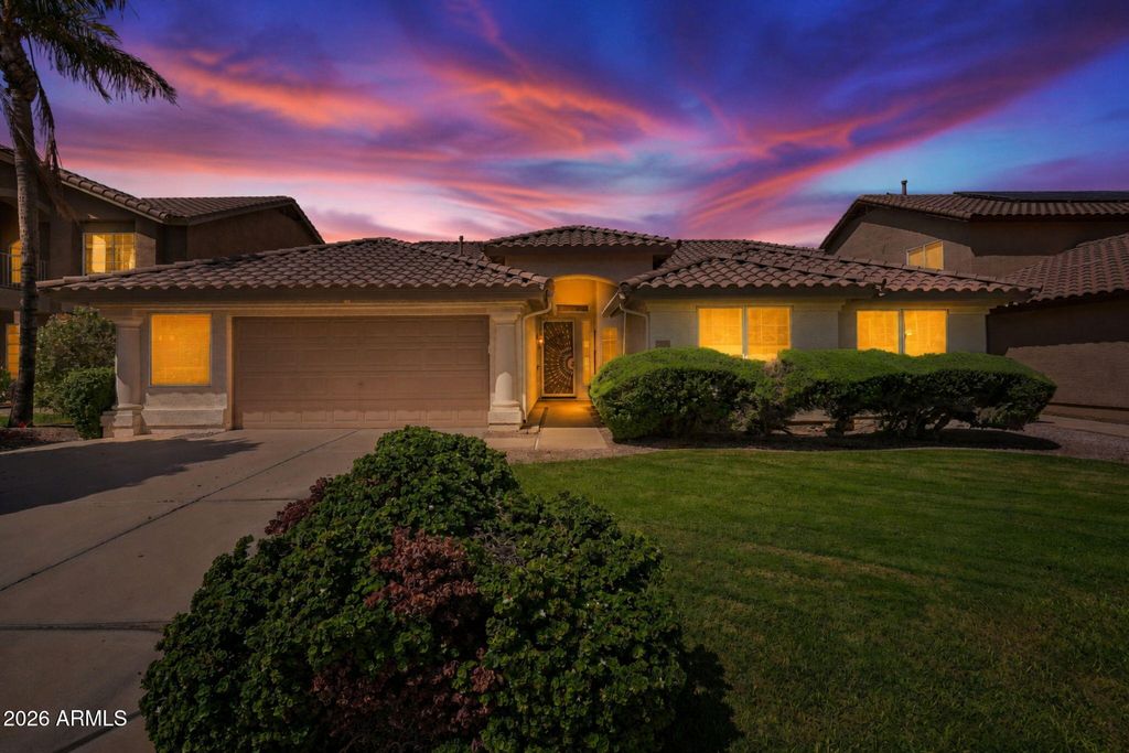 464 E BAYLOR Lane, Gilbert, AZ 85296 — exterior