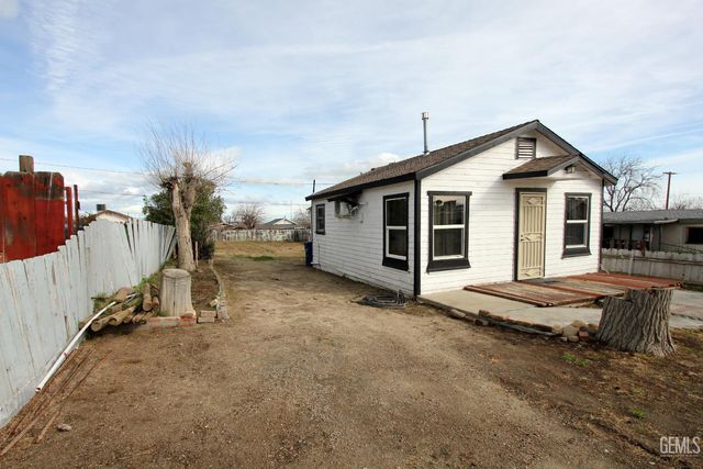 126 Maricopa Place, Taft, CA 93268