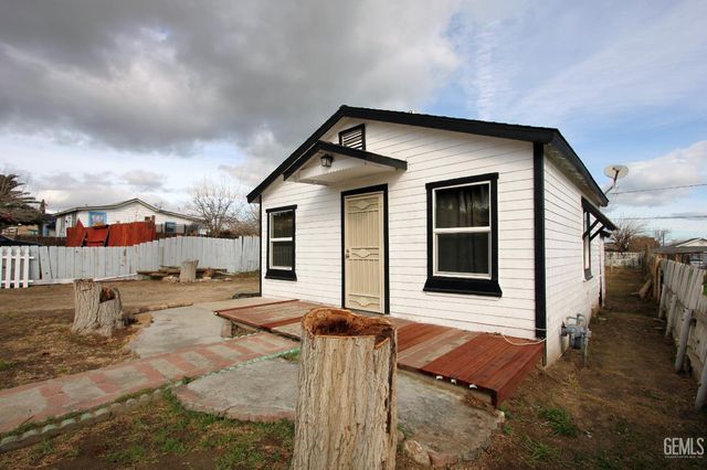 126 Maricopa Place, Taft, CA 93268