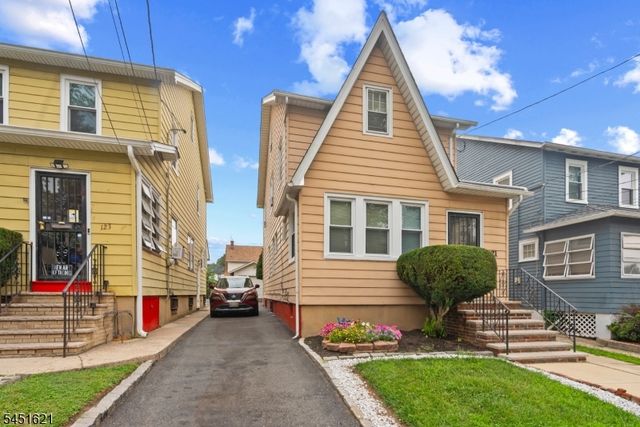 121 Schofield St, Newark City, NJ 07106
