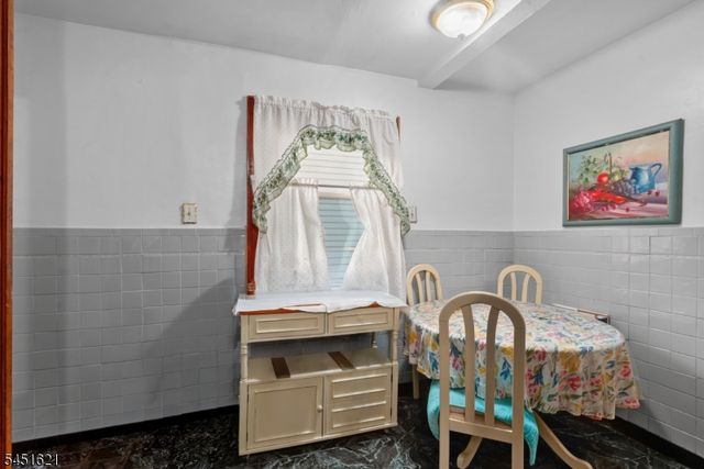 121 Schofield St, Newark City, NJ 07106