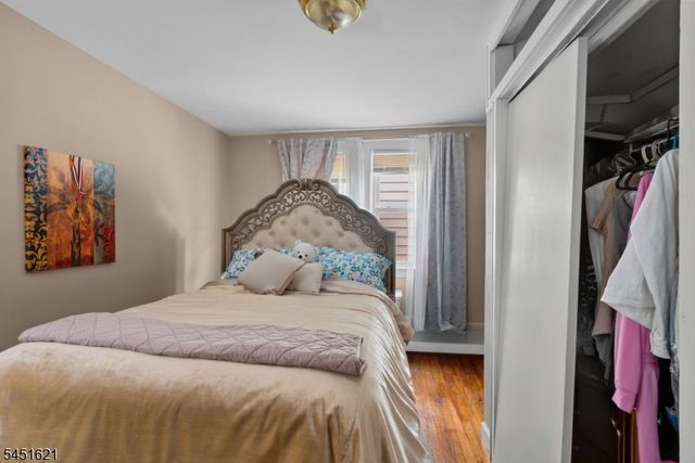 121 Schofield St, Newark City, NJ 07106