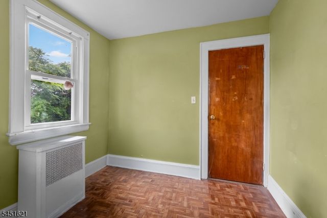 121 Schofield St, Newark City, NJ 07106