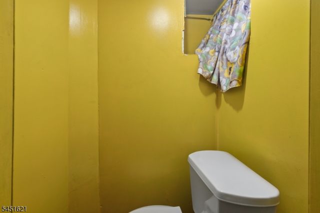 121 Schofield St, Newark City, NJ 07106