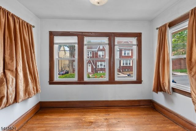 121 Schofield St, Newark City, NJ 07106