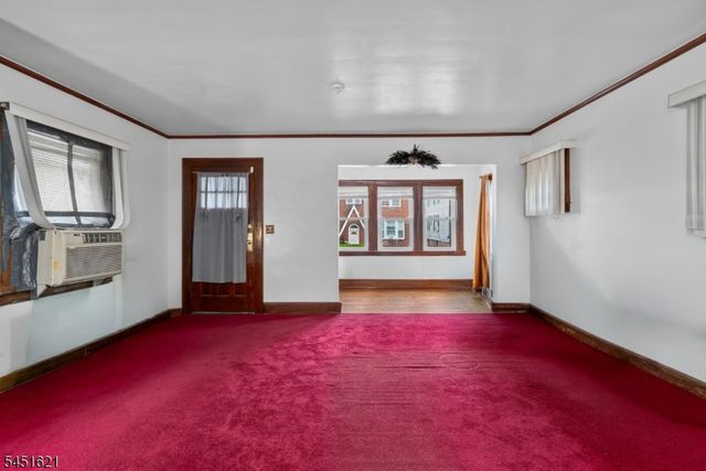 121 Schofield St, Newark City, NJ 07106