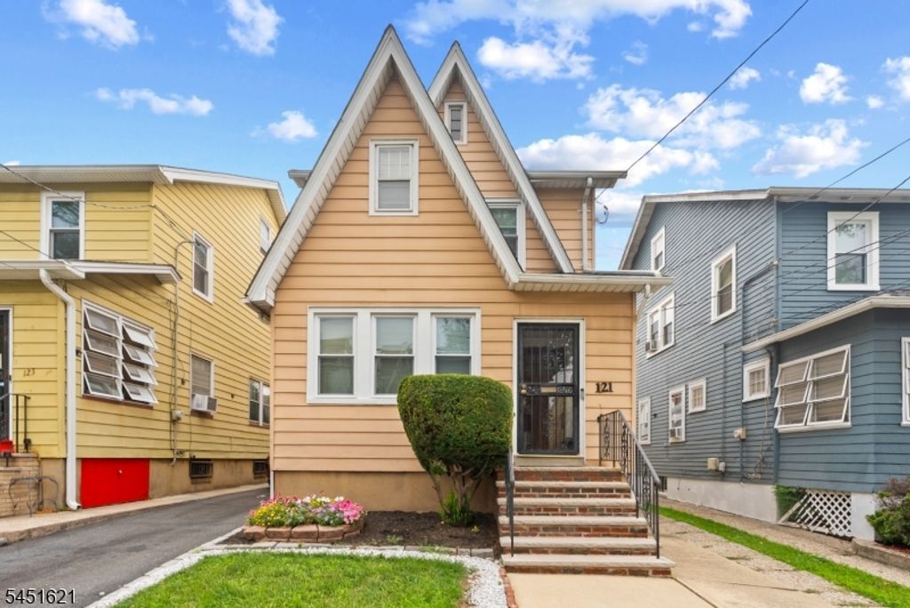 121 Schofield St, Newark City, NJ 07106