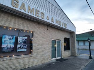 200 E Broadway St, Collinwood, TN 38450