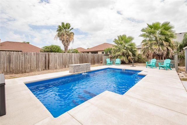 13901 LAFFITE Dr, Corpus Christi, TX 78418