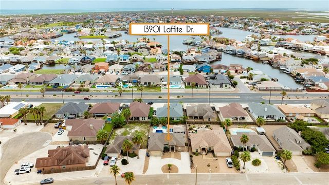 13901 LAFFITE Dr, Corpus Christi, TX 78418