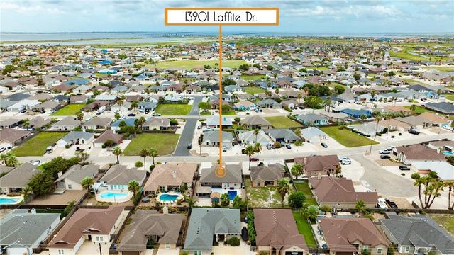 13901 LAFFITE Dr, Corpus Christi, TX 78418