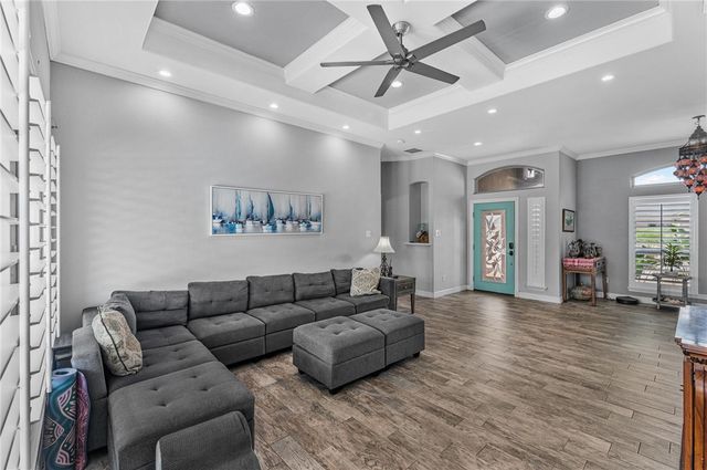13901 LAFFITE Dr, Corpus Christi, TX 78418