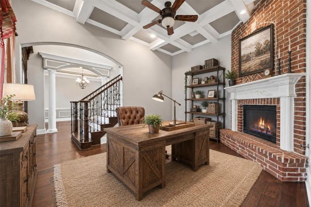 2102 E Blue Lake Drive, Magnolia, TX 77354