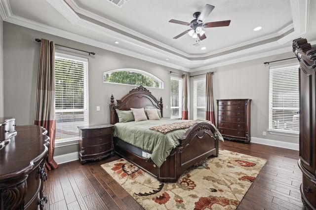 2102 E Blue Lake Drive, Magnolia, TX 77354