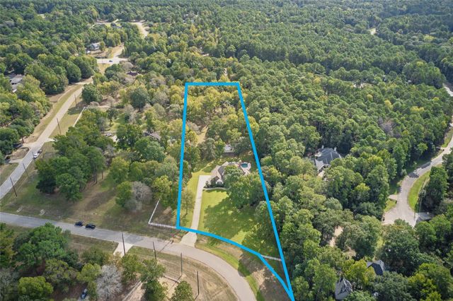 2102 E Blue Lake Drive, Magnolia, TX 77354