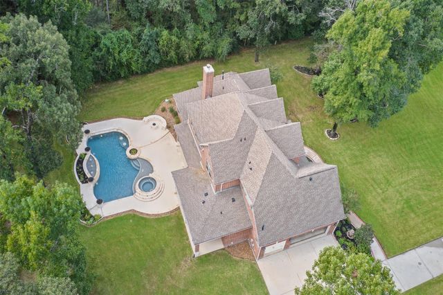 2102 E Blue Lake Drive, Magnolia, TX 77354