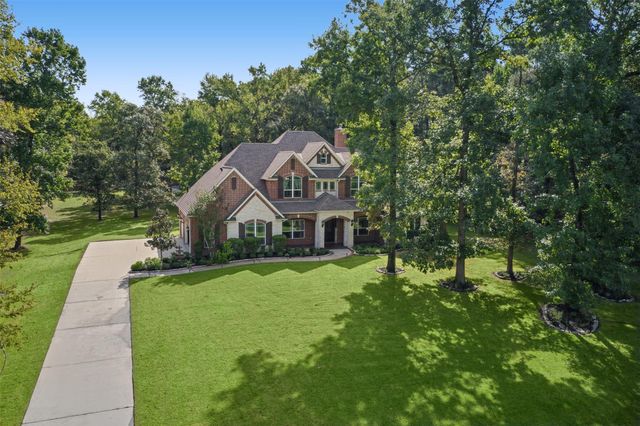 2102 E Blue Lake Drive, Magnolia, TX 77354