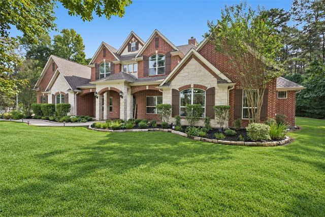2102 E Blue Lake Drive, Magnolia, TX 77354