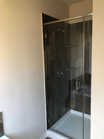 1006 Old Vine, Brenham, TX 77833