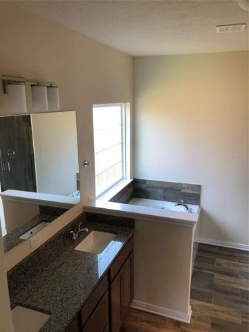 1006 Old Vine, Brenham, TX 77833