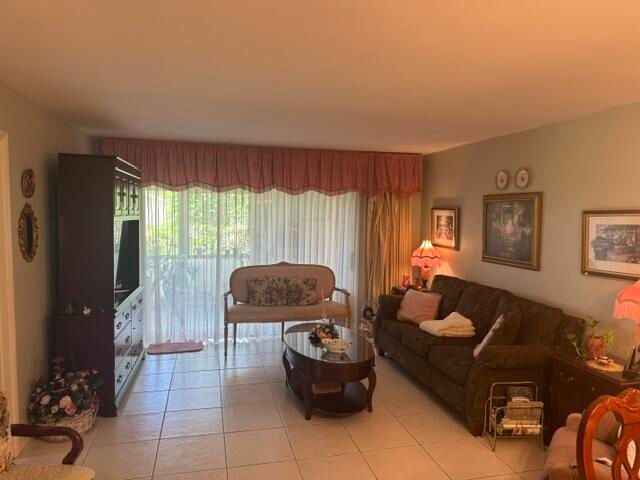 542 Franconia Circle, Lake Worth, FL 33467