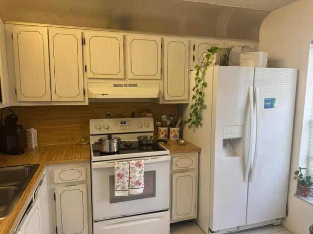 542 Franconia Circle, Lake Worth, FL 33467