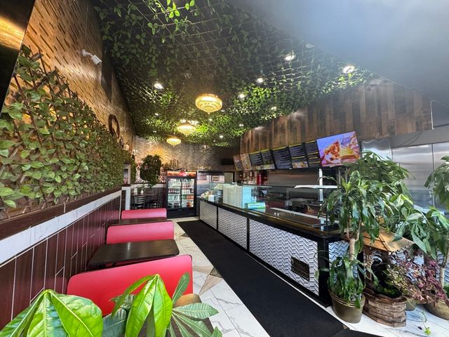 9-11 Kelley Sq, Worcester, MA 01610