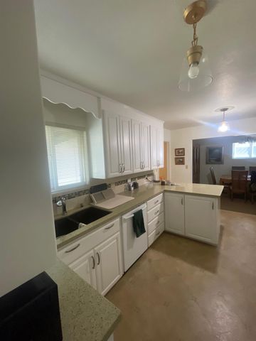 130 W Loretta Ave, Stockton, CA 95207