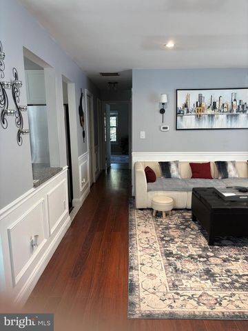 310 STEEPLECHASE CT, Woodbury, NJ 08096